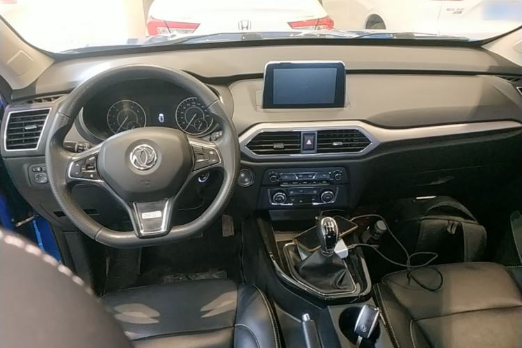 Used Dongfeng Fengon S560 2018 1.8L Manual Comfort 7-Seater Center Console