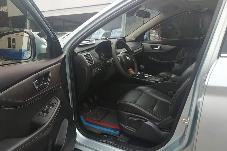 Used Dongfeng Fengon S560 2018 1.8L Manual Luxury 7-Seater Driver Seat