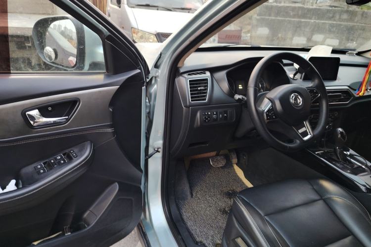 Used Dongfeng Fengon S560 2018 1.8L CVT Urban Model 5 Seats Driver Seat