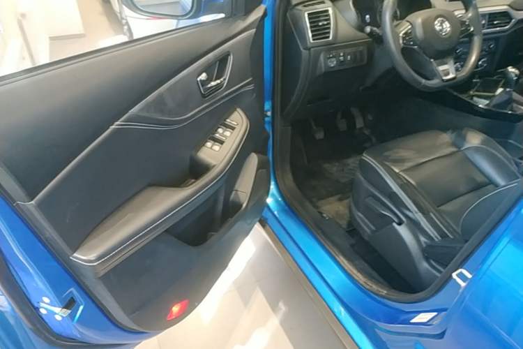 Used Dongfeng Fengon S560 2018 1.8L Manual Comfort 7-Seater Driver Seat