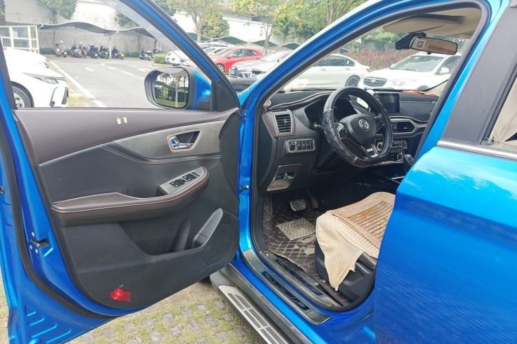 Used Dongfeng Fengon S560 2018 1.8L CVT Smart Connect 7-Seater Driver Seat