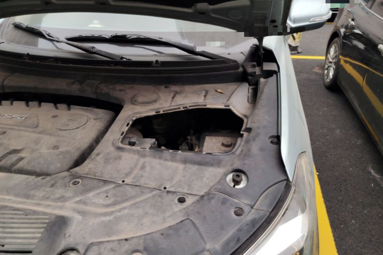 Used Dongfeng Fengon S560 2018 1.8L CVT Smart Connect 7-Seater Engine Bay Left