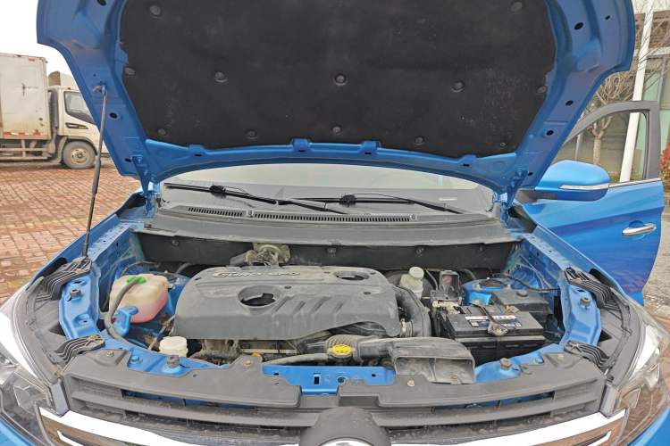 Used Dongfeng Fengon S560 2018 1.8L CVT Elite Model 7 Seats Engine Bay