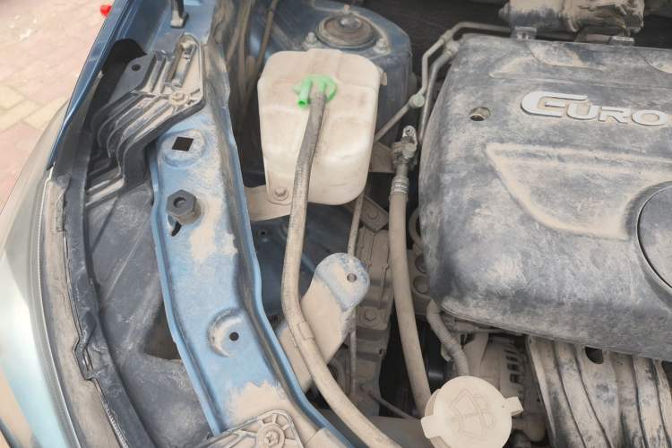 Used Dongfeng Fengon S560 2018 1.8L Manual Comfort 7-Seater Engine Bay Right