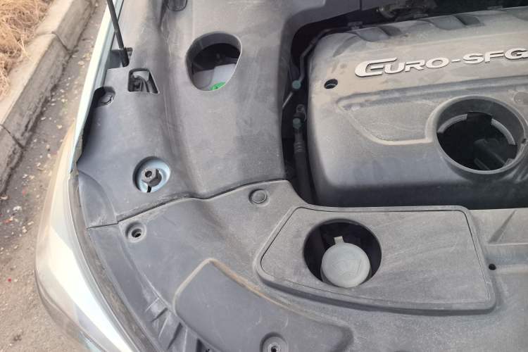 Used Dongfeng Fengon S560 2018 1.8L Manual Comfort 5-Seater China V Standard Engine Bay Right