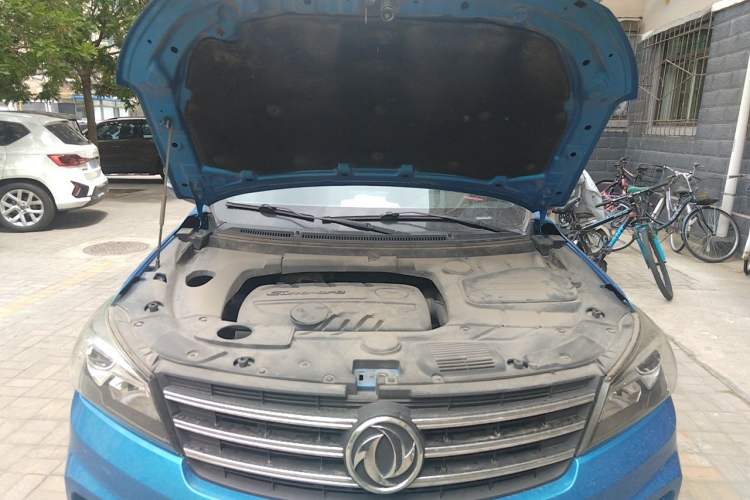Used Dongfeng Fengon S560 2018 1.8L CVT Comfort Model 5 Seats Engine Bay