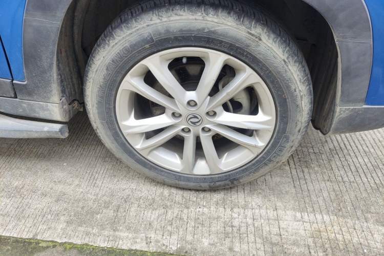 Used Dongfeng Fengon S560 2018 1.8L CVT Elite Model 7 Seats Exterior 1