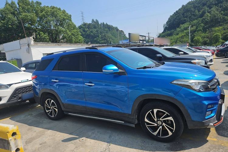 Used Dongfeng Fengon S560 2018 1.8L Manual Comfort 7-Seater Exterior 2
