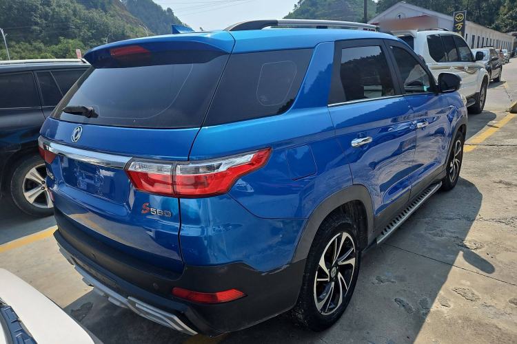 Used Dongfeng Fengon S560 2018 1.8L Manual Comfort 7-Seater Exterior 3