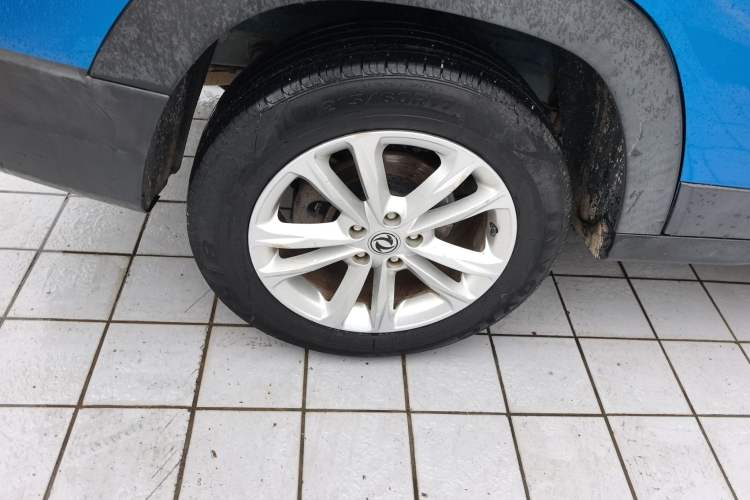 Used Dongfeng Fengon S560 2018 1.8L CVT Elite Model 7 Seats Exterior 4