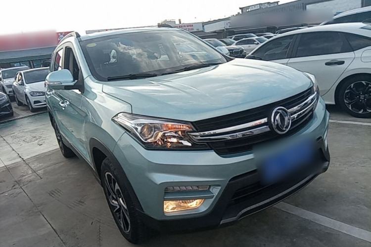 Used Dongfeng Fengon S560 2018 1.8L Manual Luxury 7-Seater Front Right 45 Deg