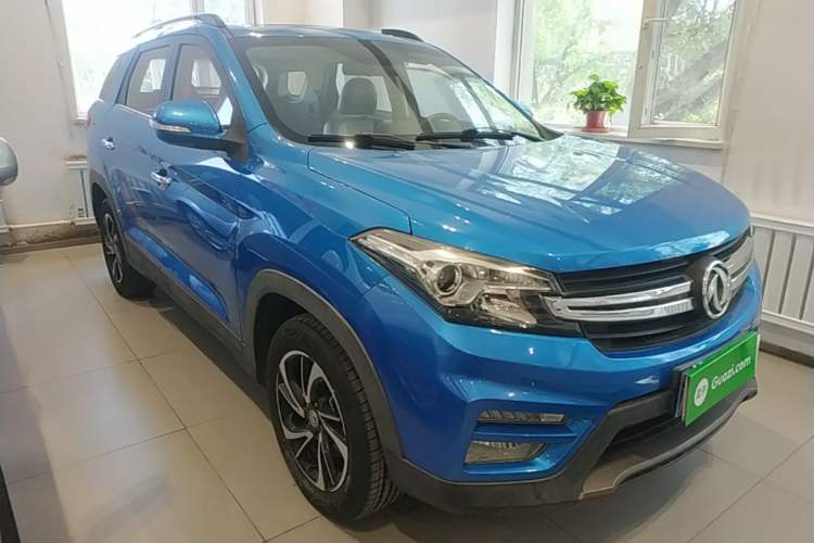 Used Dongfeng Fengon S560 2018 1.8L Manual Comfort 7-Seater Front Right 45 Deg