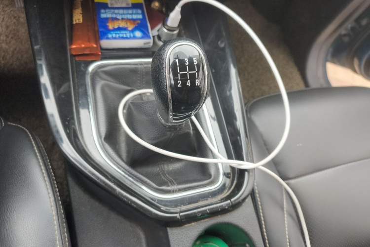 Used Dongfeng Fengon S560 2018 1.8L Manual Comfort 7-Seater Gear Lever
