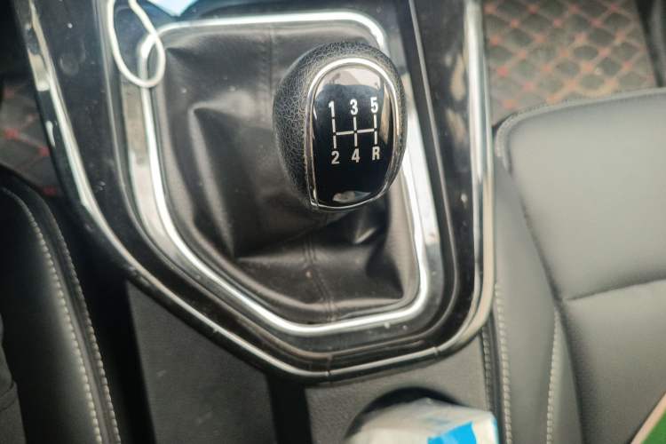 Used Dongfeng Fengon S560 2018 1.8L Manual Urban Model 5 Seats Gear Lever