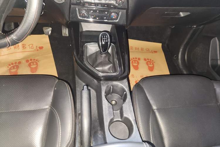 Used Dongfeng Fengon S560 2018 1.8L Manual Comfort 5-Seater China V Standard Gear Lever