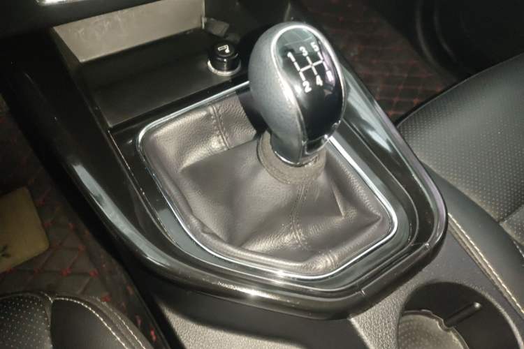 Used Dongfeng Fengon S560 2018 1.8L Manual Comfort 5-Seater China V Standard Gear Lever