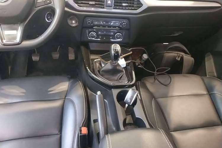 Used Dongfeng Fengon S560 2018 1.8L Manual Comfort 7-Seater Gear Lever