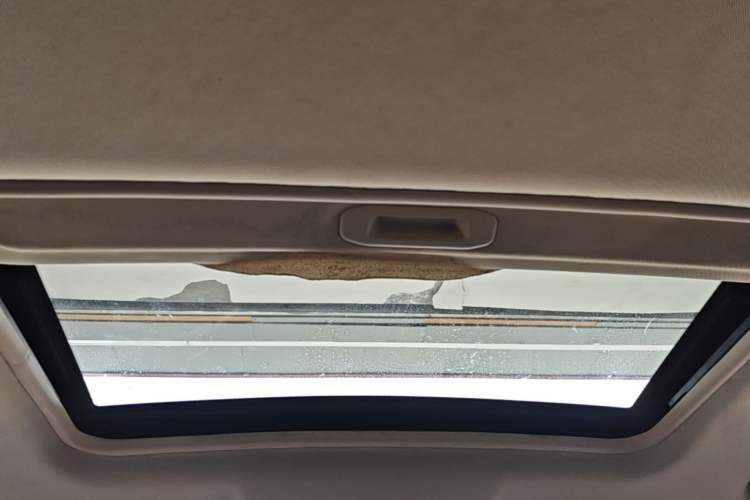 Used Dongfeng Fengon S560 2018 1.8L CVT Prestige Model Headliner