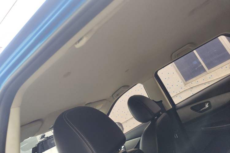 Used Dongfeng Fengon S560 2018 1.8L CVT Elite Model 7 Seats Headliner