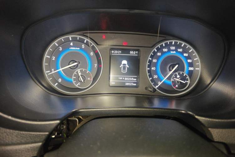Used Dongfeng Fengon S560 2018 1.8L Manual Urban Model 5 Seats Instrument Cluster