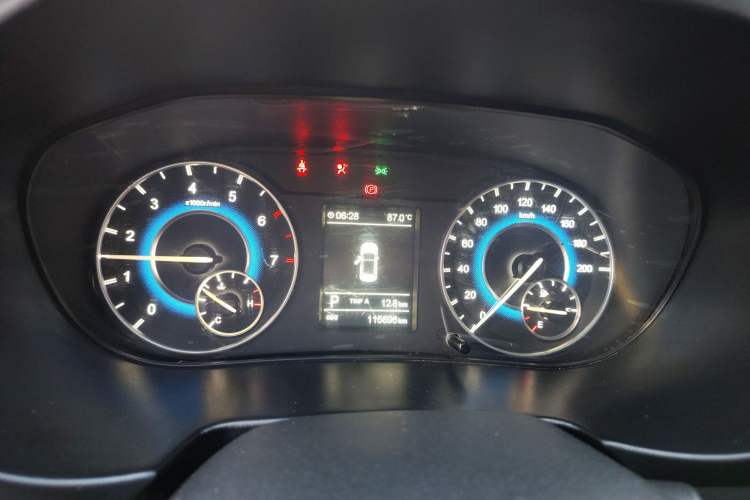 Used Dongfeng Fengon S560 2018 1.8L CVT Urban Model 5 Seats Instrument Cluster