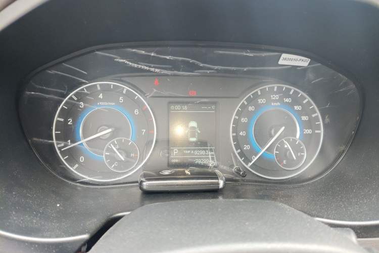 Used Dongfeng Fengon S560 2018 1.8L CVT Smart Connect 7-Seater Instrument Cluster