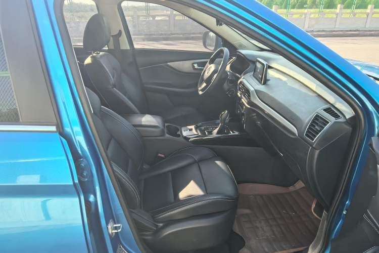 Used Dongfeng Fengon S560 2018 1.8L CVT Elite Model 7 Seats Interior 4