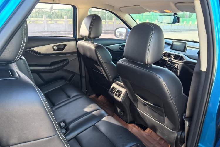 Used Dongfeng Fengon S560 2018 1.8L CVT Elite Model 7 Seats Interior 5