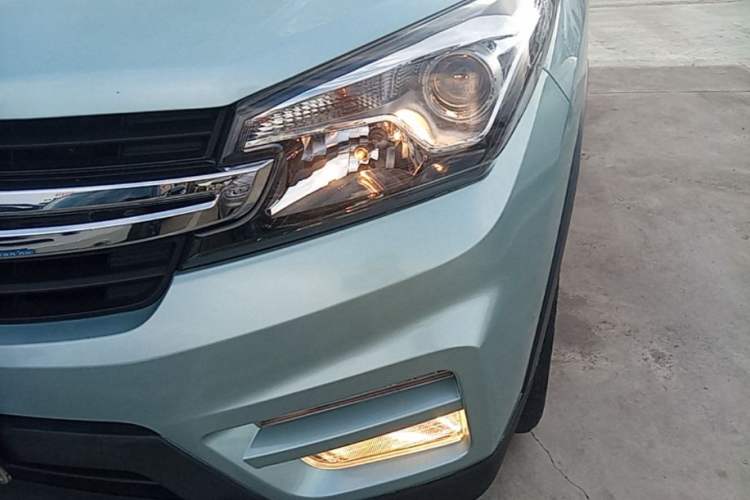 Used Dongfeng Fengon S560 2018 1.8L Manual Luxury 7-Seater Left Front Headlight