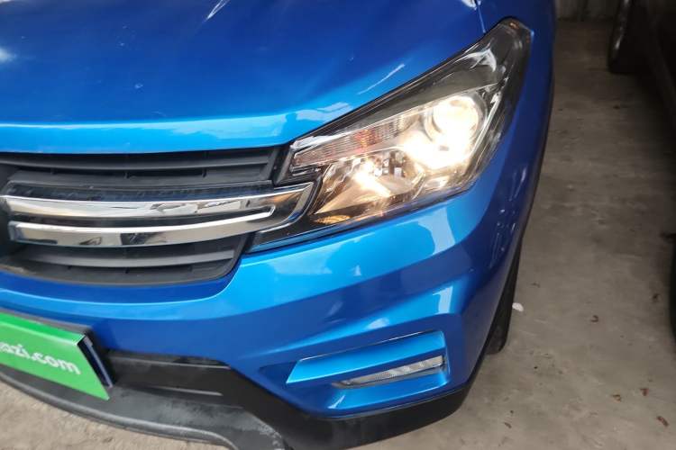 Used Dongfeng Fengon S560 2018 1.8L Manual Comfort 5-Seater China V Standard Left Front Headlight
