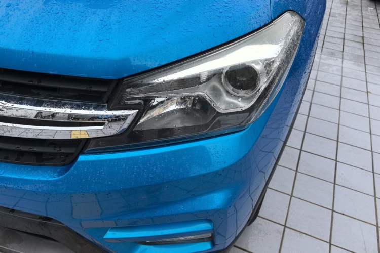 Used Dongfeng Fengon S560 2018 1.8L CVT Elite Model 7 Seats Left Front Headlight