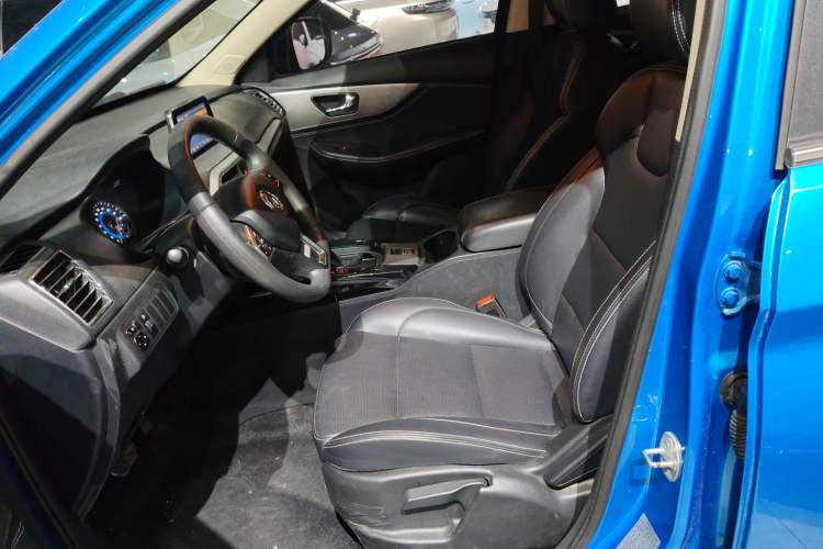 Used Dongfeng Fengon S560 2018 1.8L CVT Elite Model 7 Seats Left Front Seat