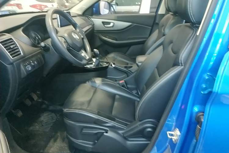 Used Dongfeng Fengon S560 2018 1.8L Manual Comfort 7-Seater Left Front Seat