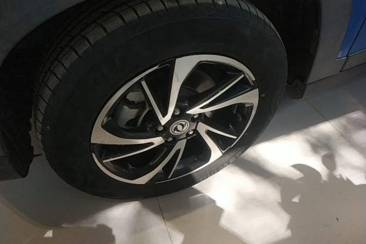 Used Dongfeng Fengon S560 2018 1.8L Manual Comfort 7-Seater Left Front Wheel Hub