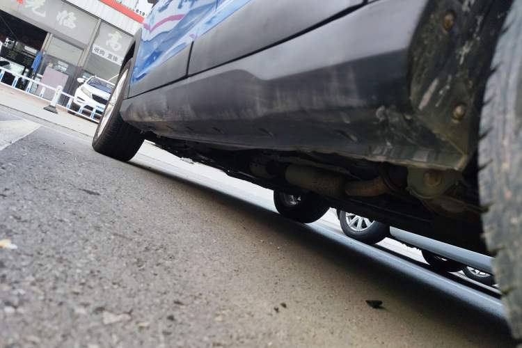 Used Dongfeng Fengon S560 2018 1.8L CVT Elite Model 7 Seats Left Side Sill