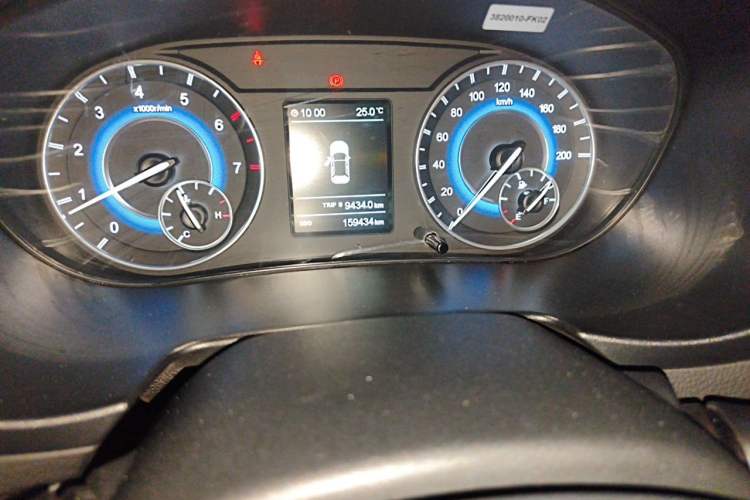 Used Dongfeng Fengon S560 2018 1.8L Manual Luxury 7-Seater Odometer Close Up