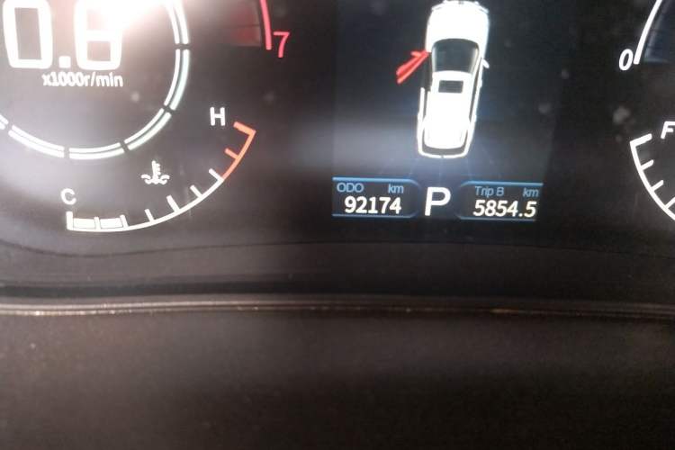 Used Dongfeng Fengon S560 2018 1.8L CVT Comfort Model 5 Seats Odometer Close Up