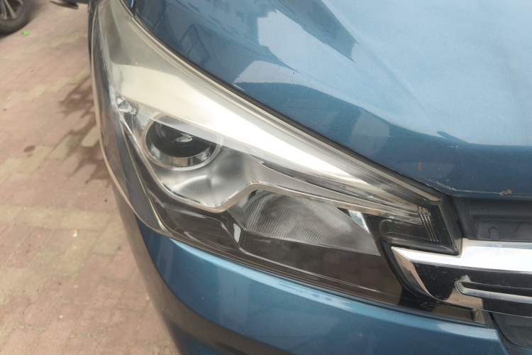 Used Dongfeng Fengon S560 2018 1.8L Manual Comfort 7-Seater Right Front Headlight