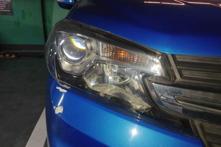 Used Dongfeng Fengon S560 2018 1.8L Manual Urban Model 5 Seats Right Front Headlight