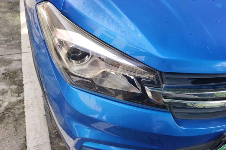 Used Dongfeng Fengon S560 2018 1.8L CVT Smart Connect 7-Seater Right Front Headlight