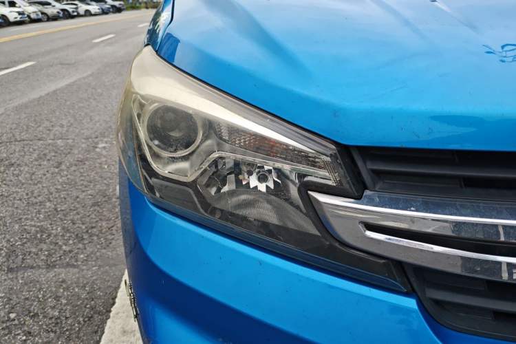 Used Dongfeng Fengon S560 2018 1.8L CVT Elite Model 7 Seats Right Front Headlight