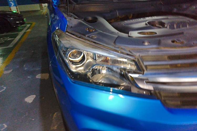 Used Dongfeng Fengon S560 2018 1.8L Manual Luxury 7-Seater Right Front Headlight