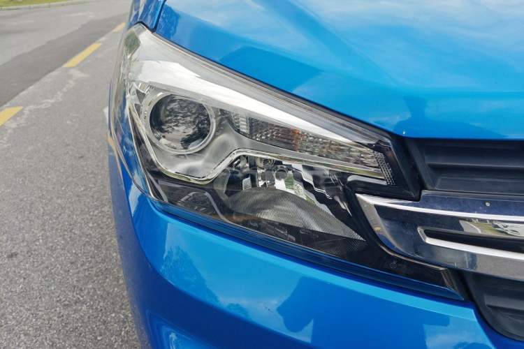 Used Dongfeng Fengon S560 2018 1.8L CVT Smart Connect 7-Seater Right Front Headlight