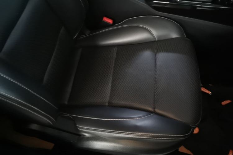 Used Dongfeng Fengon S560 2018 1.8L CVT Elite Model 7 Seats Right Front Seat