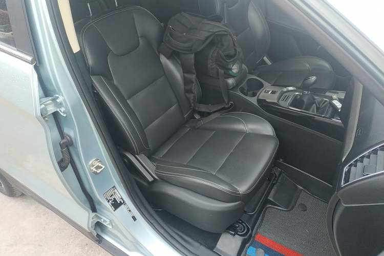 Used Dongfeng Fengon S560 2018 1.8L Manual Luxury 7-Seater Right Front Seat