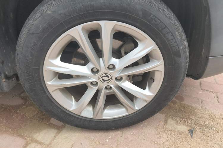 Used Dongfeng Fengon S560 2018 1.8L Manual Comfort 7-Seater Right Front Wheel Hub