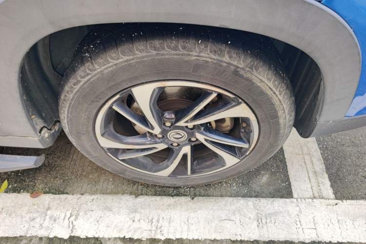 Used Dongfeng Fengon S560 2018 1.8L CVT Smart Connect 7-Seater Right Front Wheel Hub