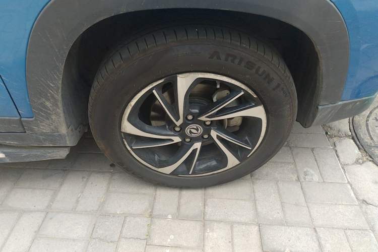 Used Dongfeng Fengon S560 2018 1.8L CVT Comfort Model 5 Seats Right Front Wheel Hub