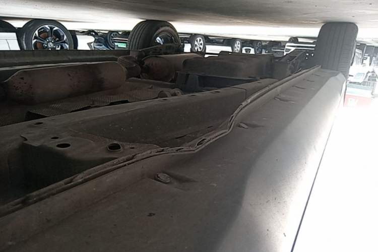 Used Dongfeng Fengon S560 2018 1.8L Manual Luxury 7-Seater Right Side Sill