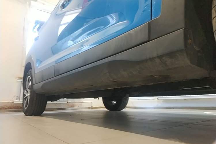 Used Dongfeng Fengon S560 2018 1.8L Manual Comfort 7-Seater Right Side Sill